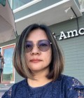 Issara  49 ans Rayong Thaïlande