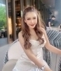 Pimchanok 35 ans Bangkok Thaïlande