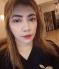 Nadia 30 Jahre Bangkok Thailand