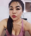 Yui 36 ans Sakon Nakhon Thaïlande