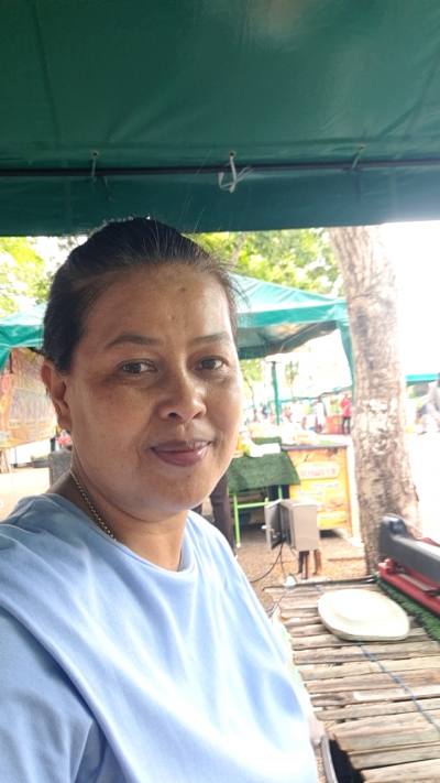 Somkid 54 ans Rayong  Thaïlande