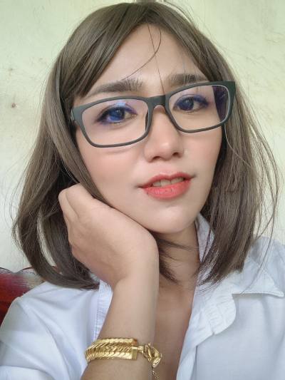 Iris 39 Jahre South Is Thai Thailand