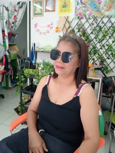 Dararat 56 ans Thai Thaïlande