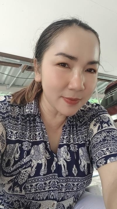 Nong 44 ans Kumpawapee  Thaïlande