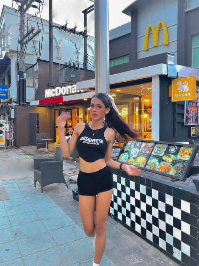 Kira 20 ans Phuket Patong Thaïlande