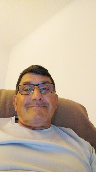 Daniel 65 ปี Châteauroux  France