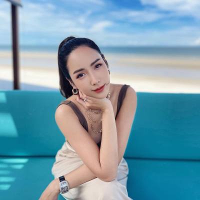 Sanya 31 ans ่ Thaïlande