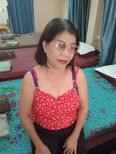 Dararat 56 ans Thai Thaïlande