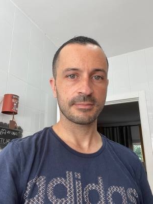 Romain 38 Jahre Dinan Frankreich