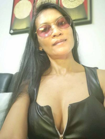 Zuzi 49 ans Chonburi Thaïlande