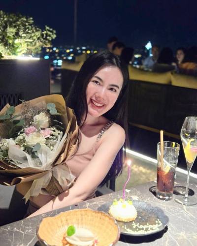 Luna 36 ans Bangkok Thaïlande