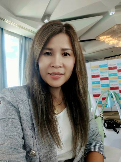 Nicha 44 ans . Thaïlande