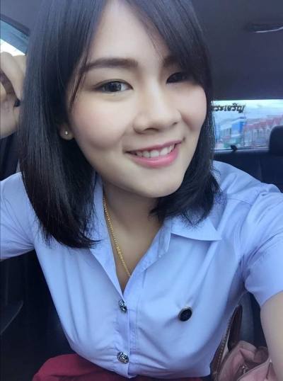 Suki 33 years Bangkok Thailand