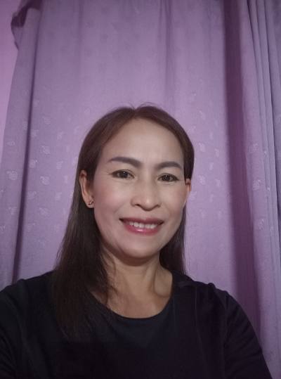 Ploy 54 ans Lopburi Thaïlande