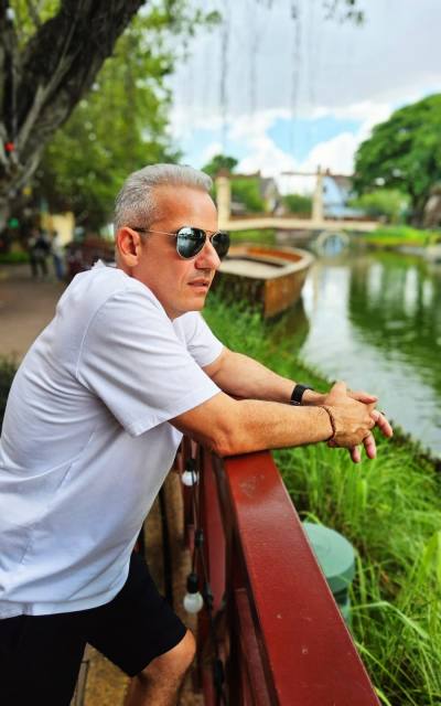 Jules 59 ans Phnom Penh Cambodge