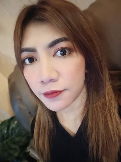 Nadia 30 Jahre Bangkok Thailand