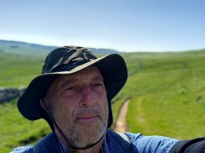 Gilles 72 ปี St Genis Pouilly France