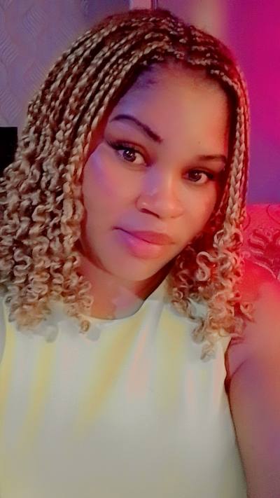 Monique 28 ans Obala  Cameroun