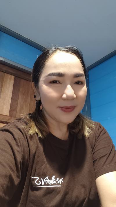 Nong 44 ans Kumpawapee  Thaïlande