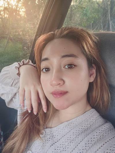 Sunisa 25 ans Bangkok Thaïlande