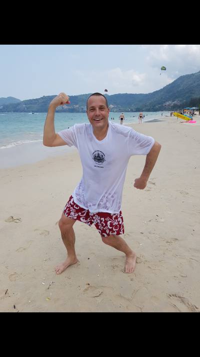 Viktor 56 ปี Koh Samui ไทย