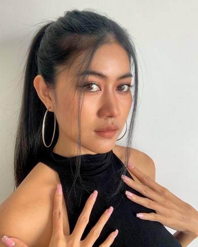 Intira 32 ans Bangkok Thaïlande