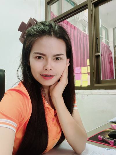 Phatchariwan 37 ans ผาขาว Thaïlande