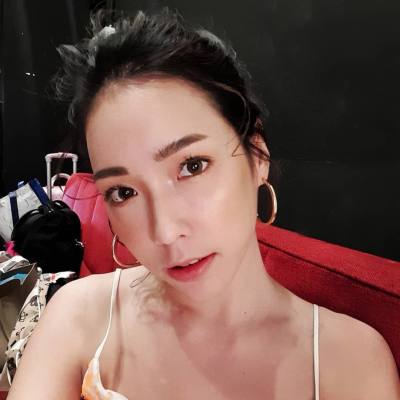 Sanya 31 ans ่ Thaïlande