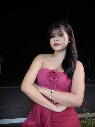 Apinya  19 ans Phuket Thaïlande