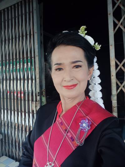 Rujira 57 ans Thailand  Thaïlande