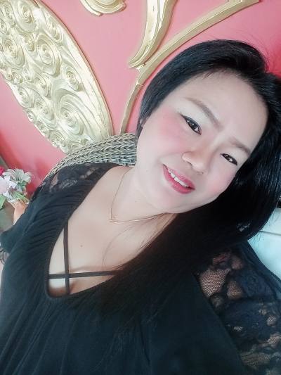 Pranom 44 Jahre Chairai Thailand