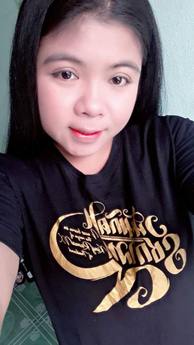 Alisa 32 ans Samut Sakhon Thaïlande