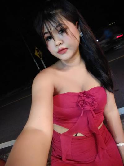 Apinya  19 ans Phuket Thaïlande