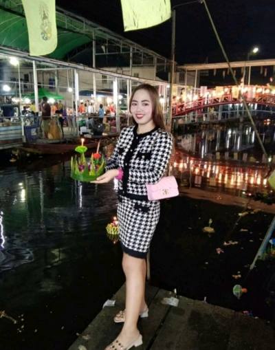 Wari 27 ans Bangkok Thaïlande