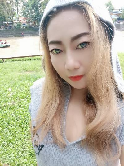 Pranee 45 ans Chiburi Thaïlande