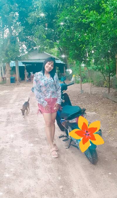 Nicha 37 ans Kalasin  Thaïlande