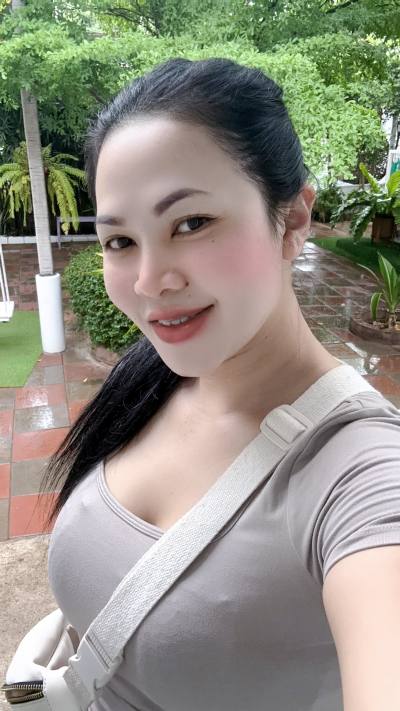 Kwan 35 Jahre Maha Sarakham Thailand