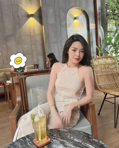 Aurora 34 ans Bangkok Thaïlande