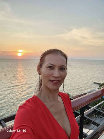 Zuzi 49 ans Chonburi Thaïlande